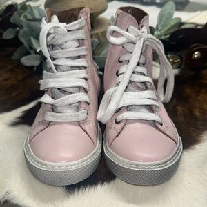 NWOT Bueno Pink High-Top leather Sneakers